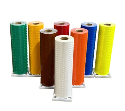 Retro atstarojošs materiāls